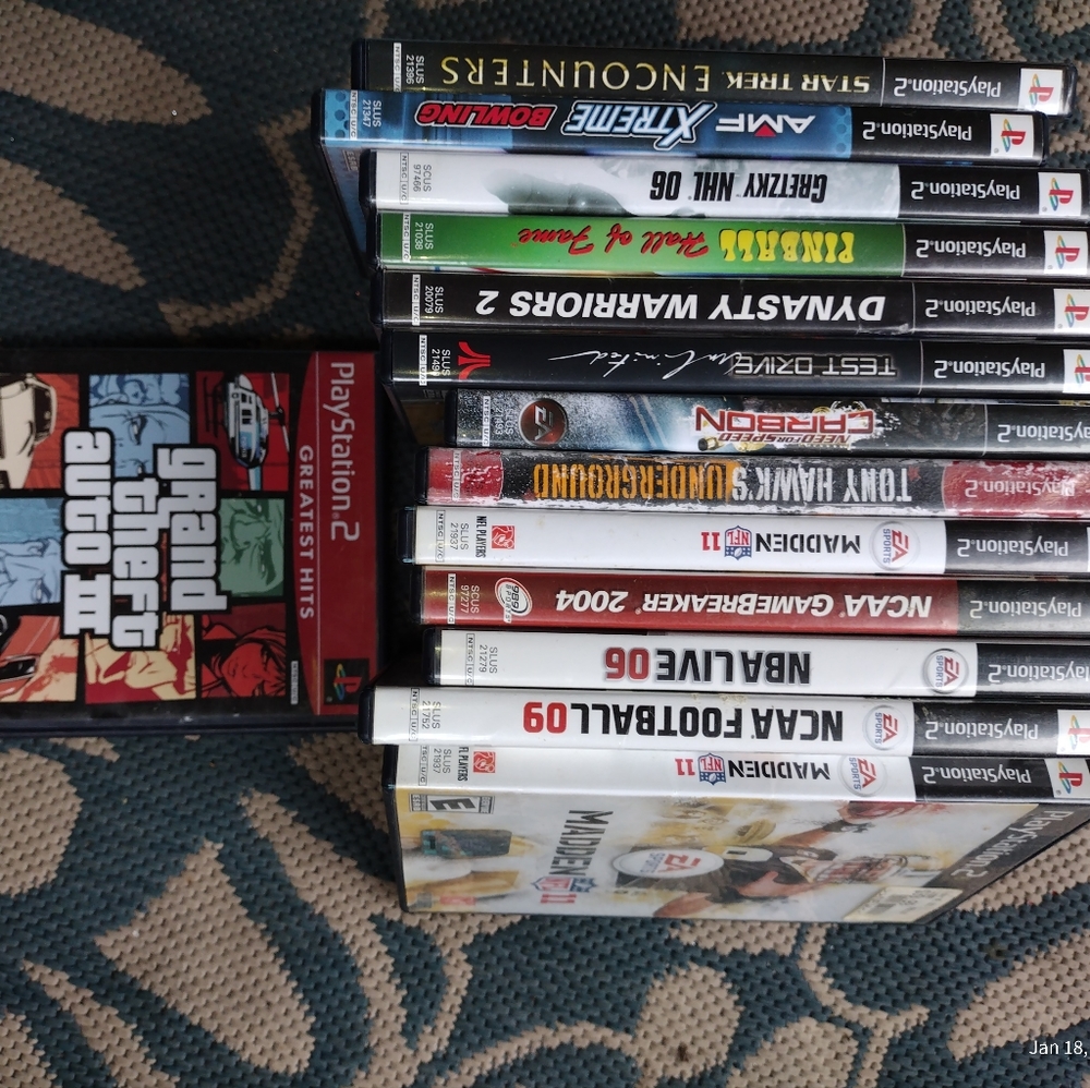 LOT FULL DIFFERENT VIDEO GAMES & VINTAGE SYSTEM